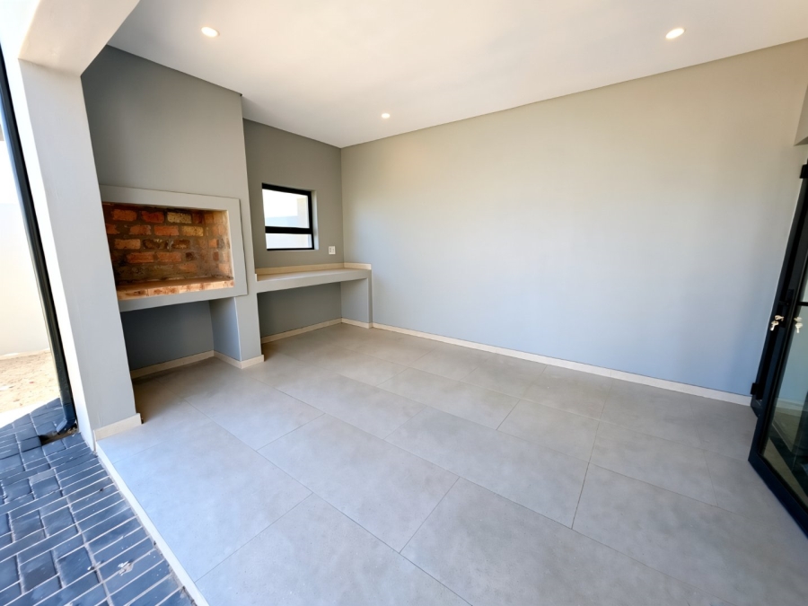 4 Bedroom Property for Sale in Sandown Western Cape